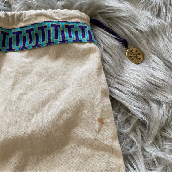 TORY BURCH Tassel Crossbody in French Grey - Picture 8 of 8